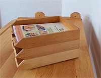 Massive Papierablage aus Erle &Ouml;kom&ouml;bel