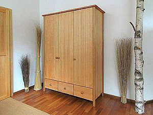 Kleiderschrank Fantastico dreit&uuml;rig massiv