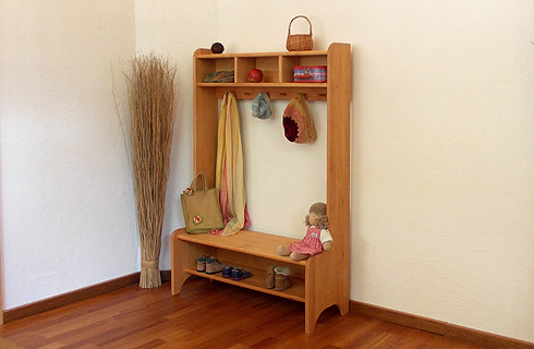 Kindergarderobe aus Bio-Erle Naturholzm&ouml;bel