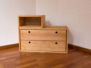 Joker Regalw&uuml;rfel mit Holz-Rahment&uuml;re und Glasf&uuml;llung